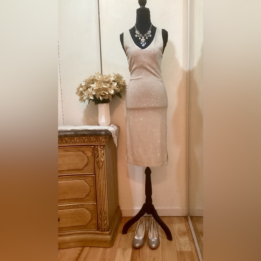NWOT Elegant Cream Sleeveless Dress​